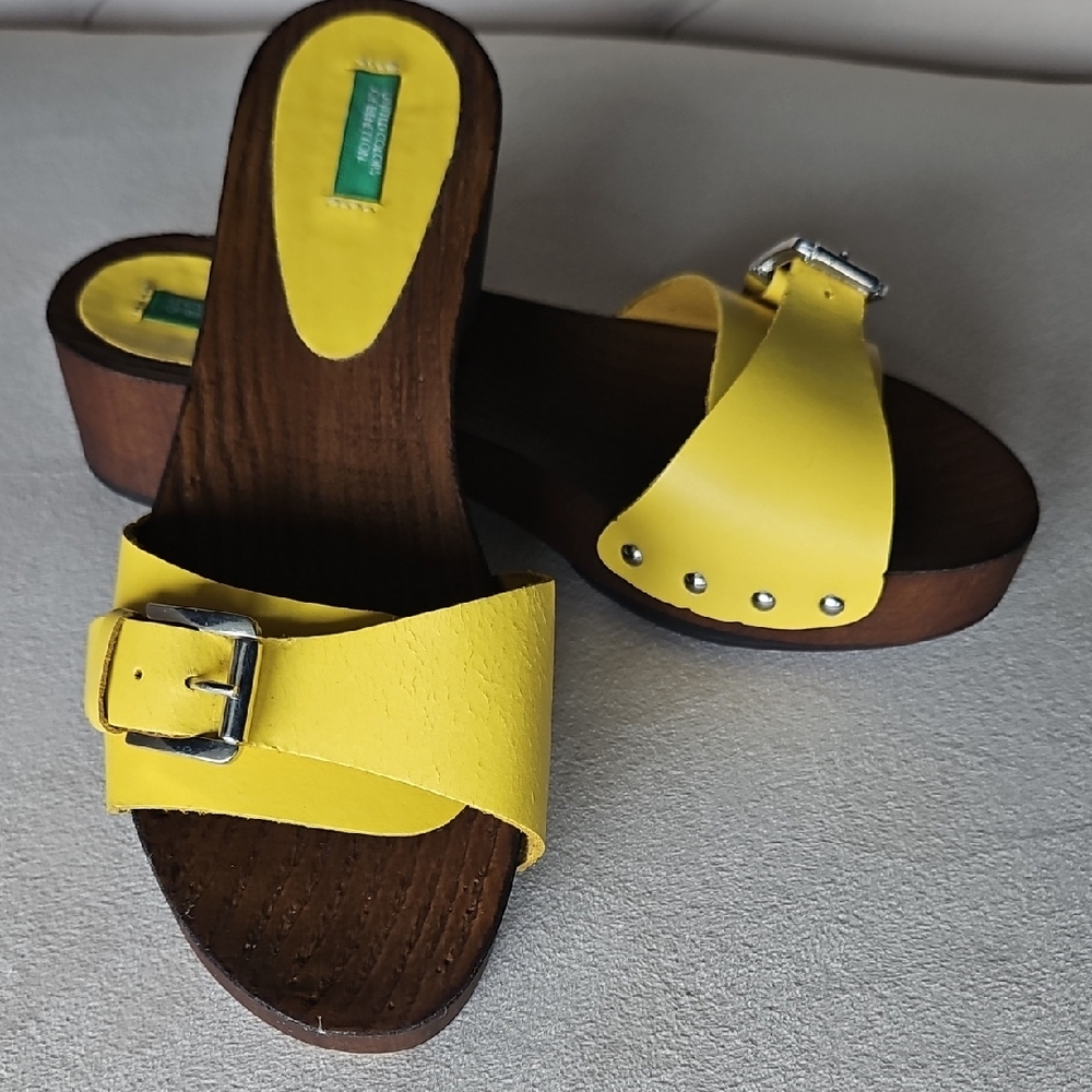 United Colors of Benneton Clog Sandals in Yellow, Size 40 EU (9/9.5 US)